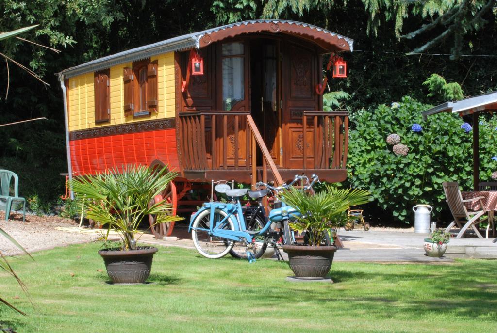La Cle Des Roulottes Hotel Pluvigner Buitenkant foto